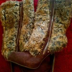 Brown fur boots/Great condition